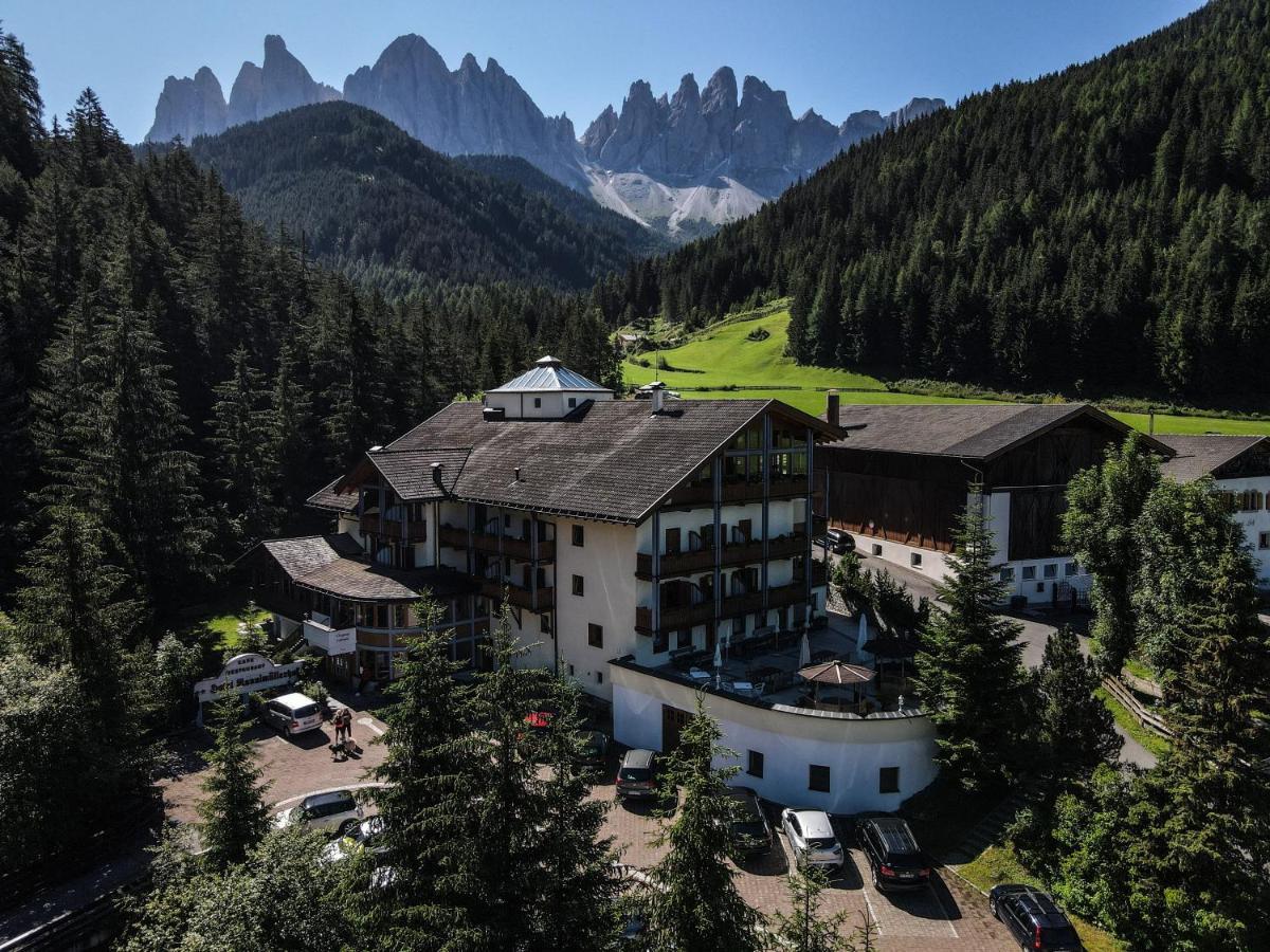 Hotel Ranuimuellerhof Funes  Exterior photo